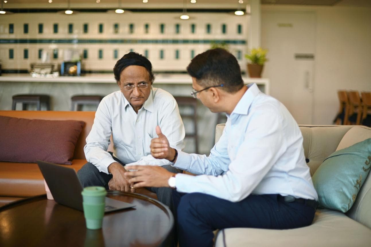 A consulting session between an advisor and a founder